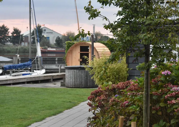 Het Toppunt groot vakantiehuis aan het water